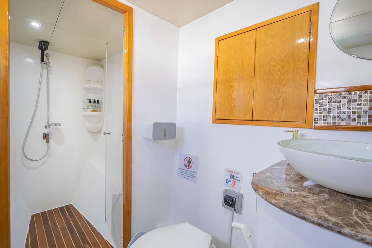 bon-bon-private-yacht-charter-phuket-thailand