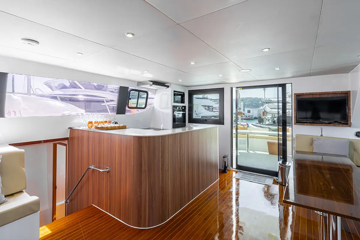 bon-bon-yacht-charter-phuket-thailand