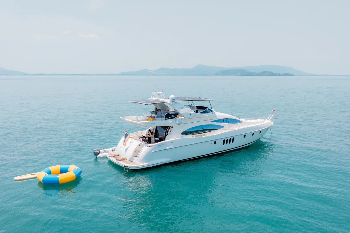 Azimut 68 _18