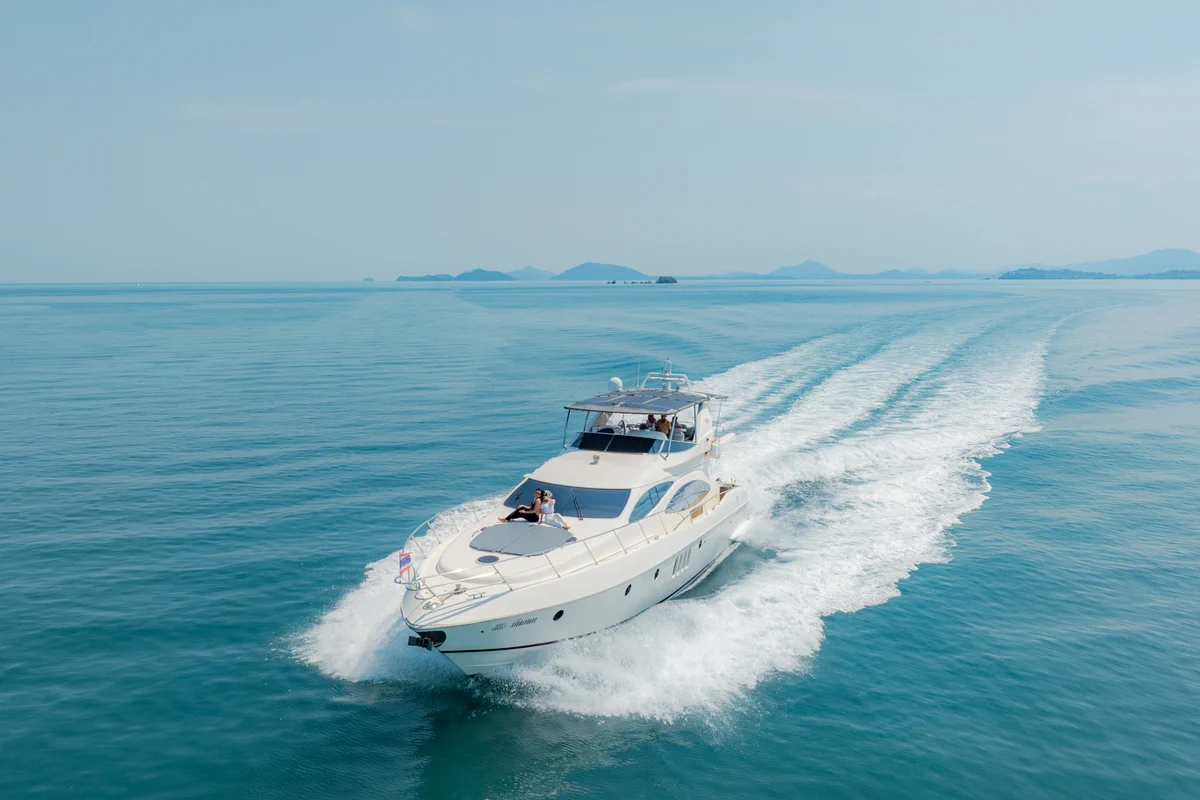 Azimut 68 _37