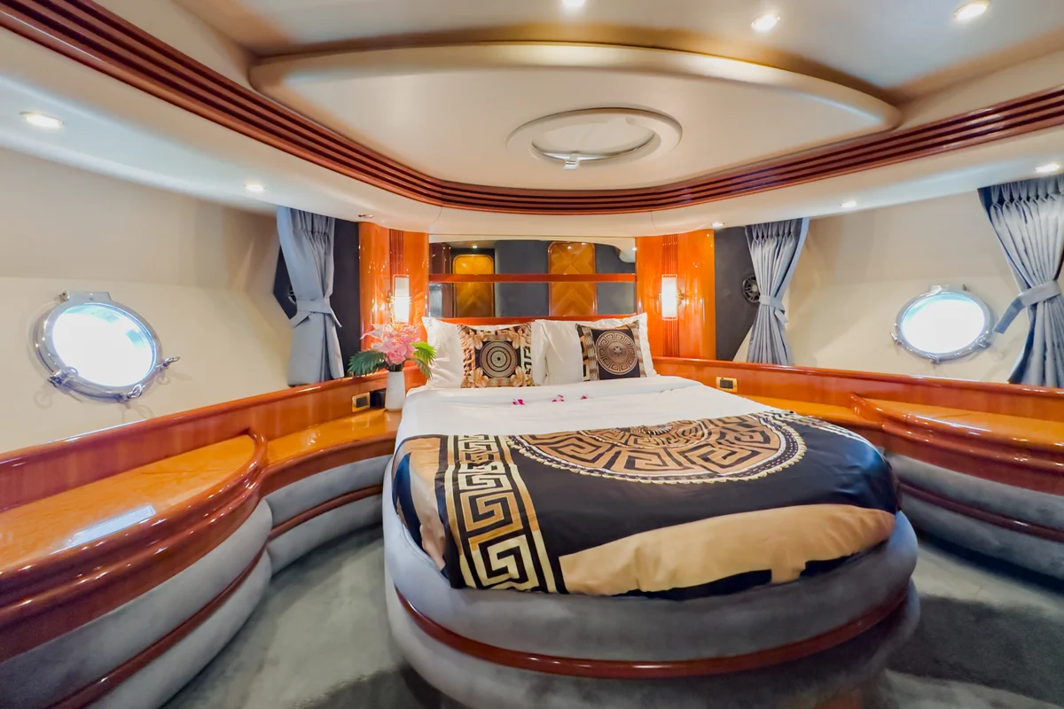 Azimut 68 _51