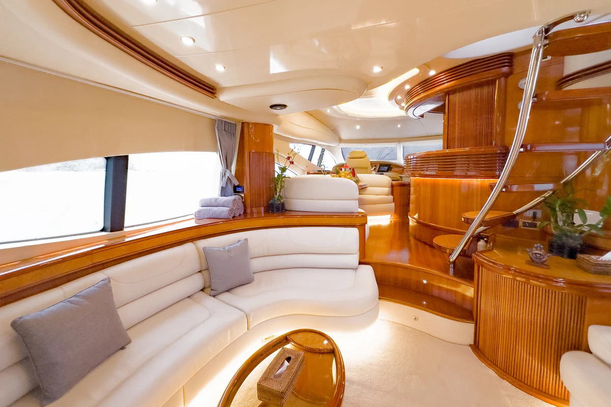 Azimut 68 _66