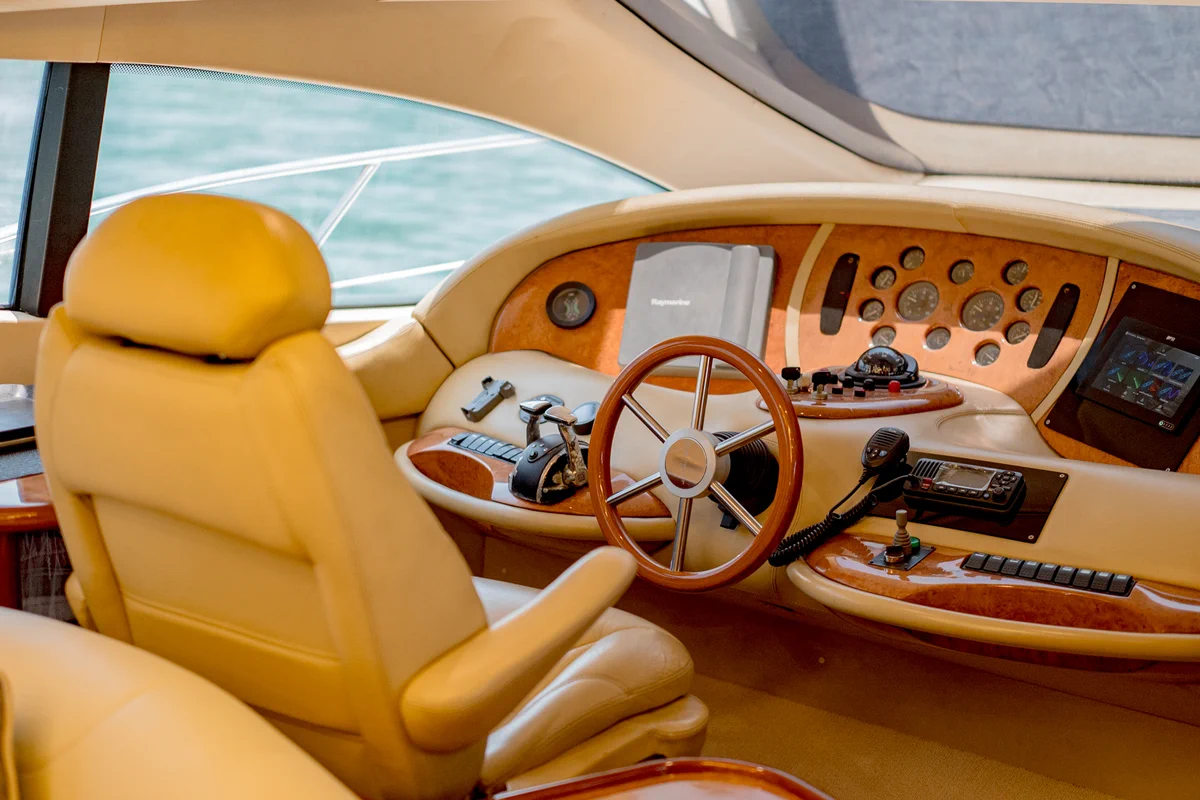 Azimut 68 _90