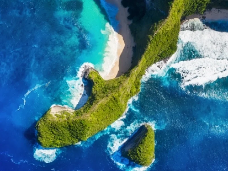 kelingking-beach-nusa-penida-bali-indonesia-ae.webp